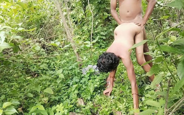 Graju1244: O fată indiancă bhabhi a fost futută în vacanța de vară...