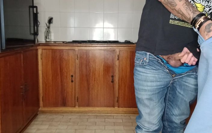 Bigjoefuckalott: Distracție în Kitche