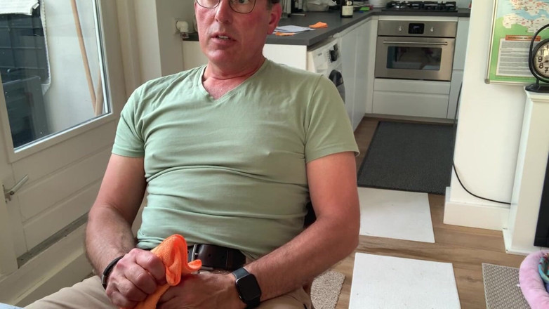 TJenner: Rycker iväg vid köket. Intensiv orgasm