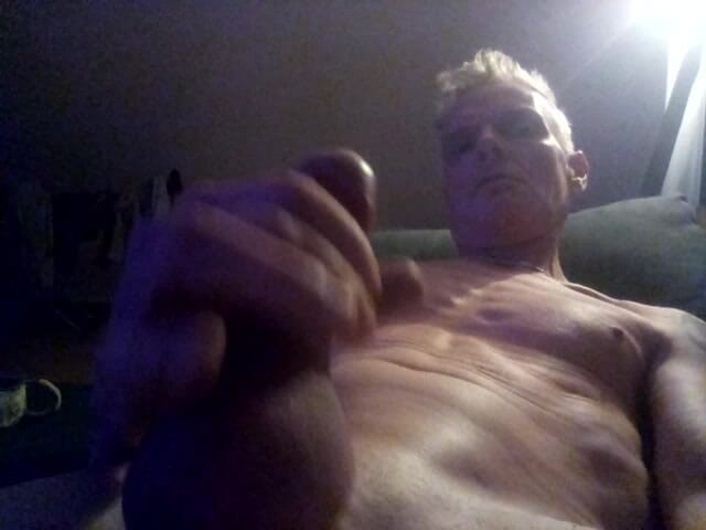 Wichsstudio: I Jerk off the Pipe Until Icb Cum