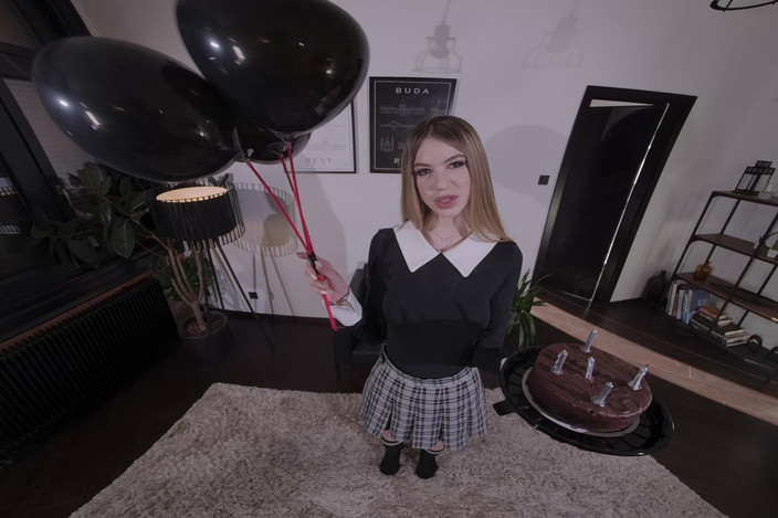 Dark Room VR: Birthday Treat
