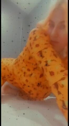 Lolafuccbunny: Pajama twerk neckt OHNE AUDIO
