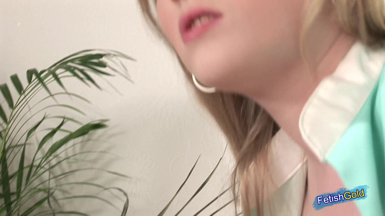 Old Bangs Young: Gorgeous blonde nurse helps her patient by blowing and riding...