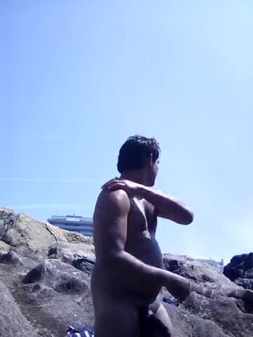 Boy top Amador: Very horny on the nudist beach