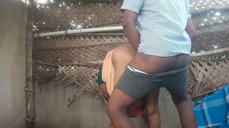 Priyanka314: Tamilská manželka s Hasband Outoor Sex