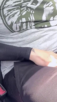 Seksi bir seyahat arkadaşı bana ağzına boşalarak selfie sakso çekti