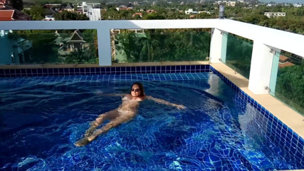 VividRedHead: VividRedHead strips naked on the penthouse terrace