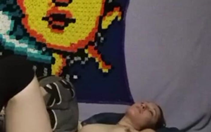 Moonlitcassie: Cassie и ее 2 игрушки