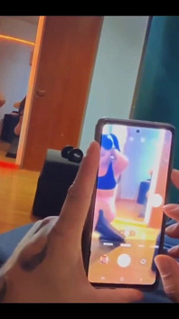 Ele me descobre gravando e eu acabo tomando
