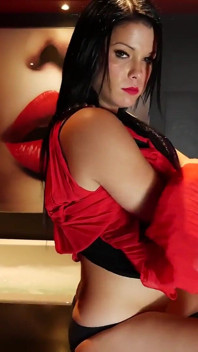 Frumusețe transsexuală canadiană Lily Queen!