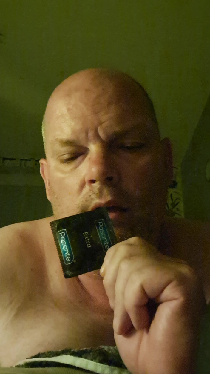 Fickspecht: Freshly Plugged the Slut