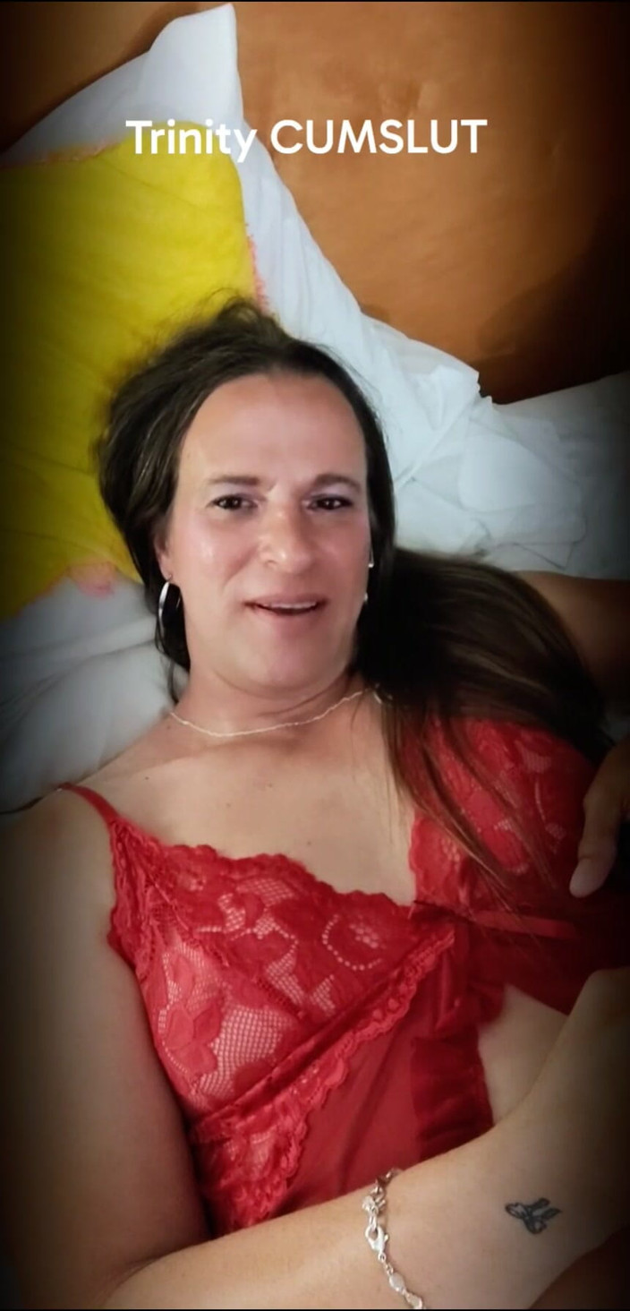 Trin luvs cum: Trinity Cumslut mě nakrmí