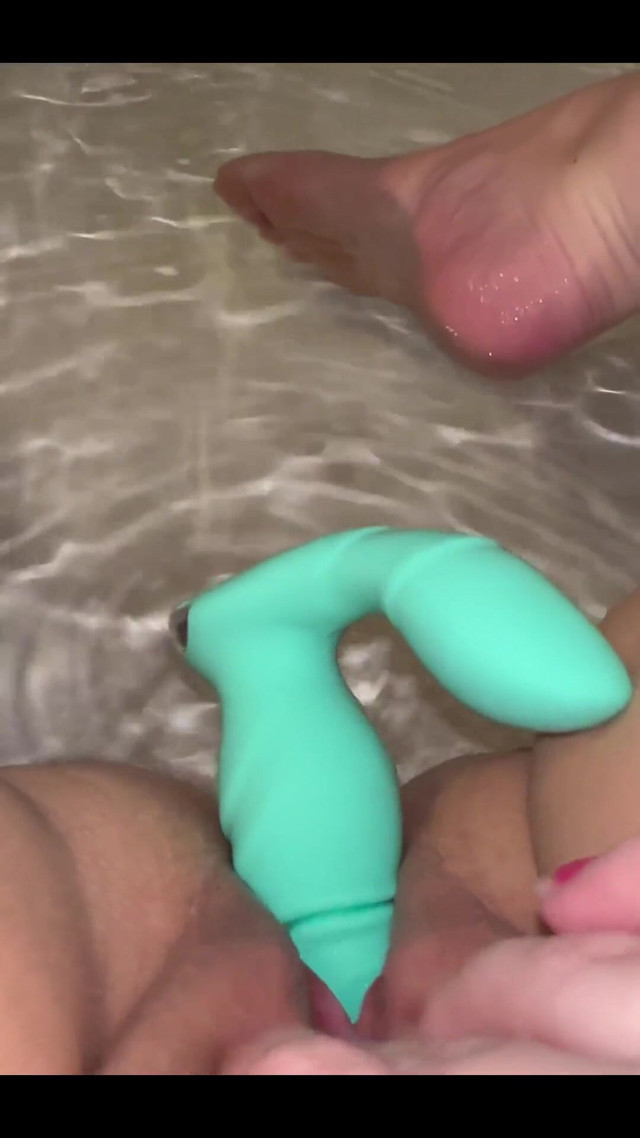 Self Thrusting Dildo in my Pussy (Dirtysecret)