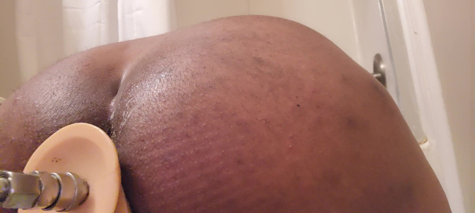 Truestarr: La macchina del sesso mi ha fatto bagnare bagnata