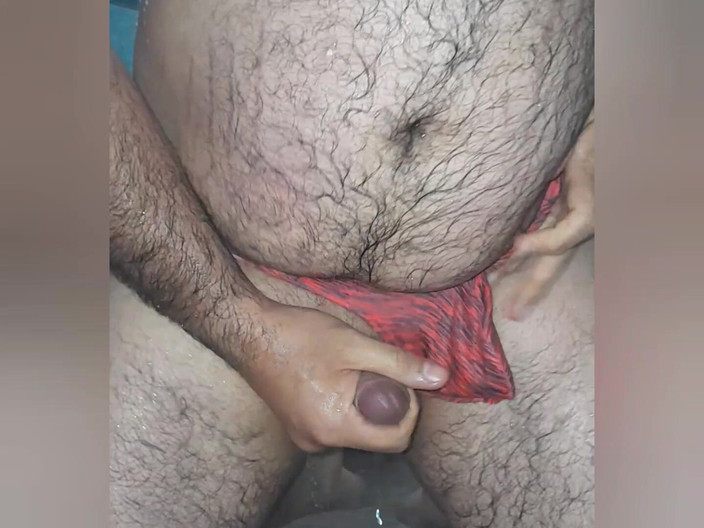 Davidandrexxx: Schönes Spermaessen mit orangefarbenem Tanga