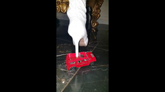 Katya FWorld: Katia White boot červený mini auto rozdrcena