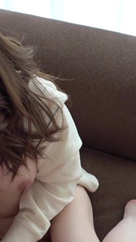 洗練された妻で優しい声を持ち、服を脱ぐとマシュマロのように柔らかく官能的な体をしていた