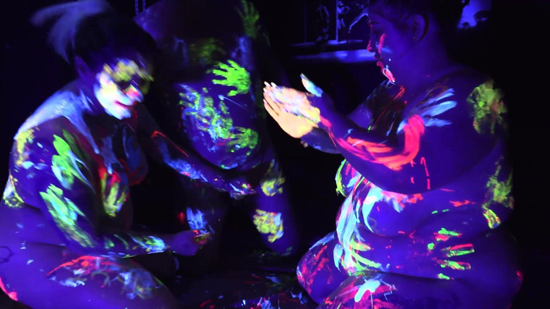 MattyFacial: Cheyenne, Hannah et Matty s'amusent avec les UV
