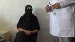 Souzan Halabi: Ta turecka muzułmańska babcia jest zszokowana! Doktor wyciąga swojego wielkiego...
