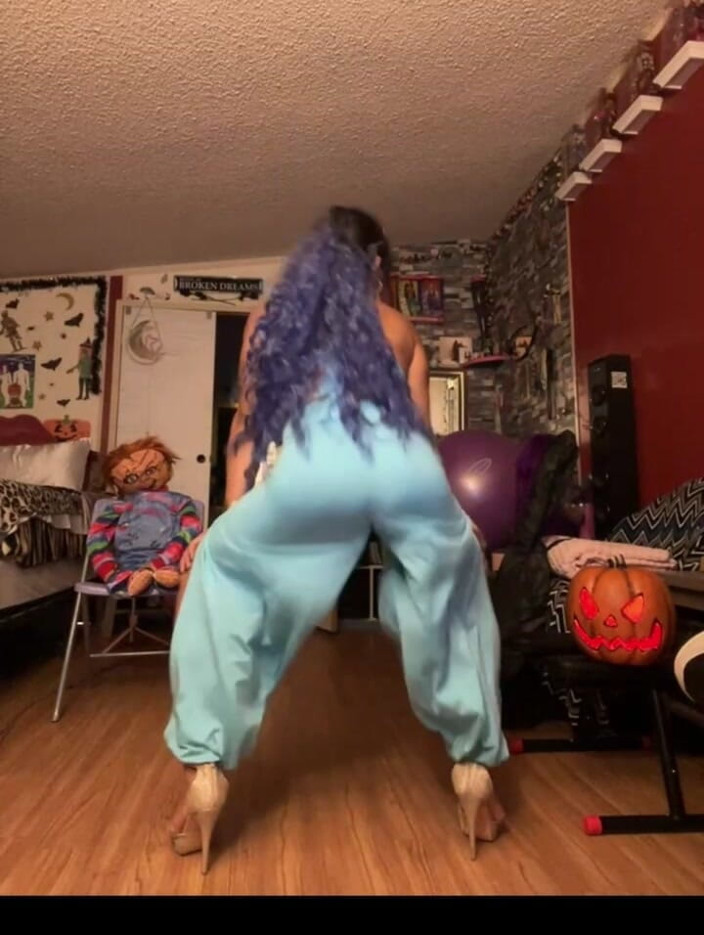 TSJade95: Princess Tsjade Stripdances in Halloween Costume