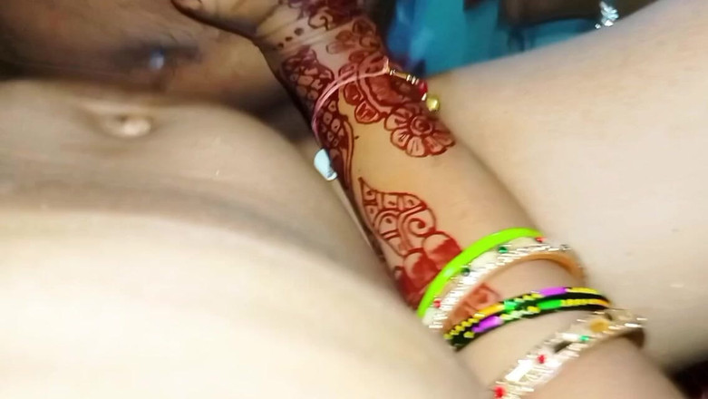 BadAim6: 热辣的印度印度处女朋友的印地语音频性爱视频