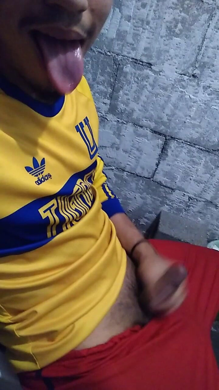 AlexAlejandro13: 舌を突き出すのが好きだから、とても上手に遊べる
