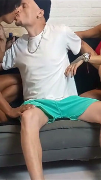 Sex incitant cu vecina mea lesbiană și iubita ei actriță porno, Belinha Baracho.