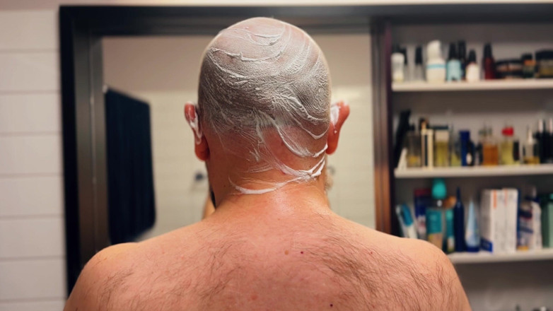 Bearded cummer: Shave Bald Head and Worship