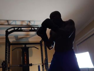 Hallelujah Johnson: Desequilibrio muscular de boxeo cuando los músculos de cada lado...