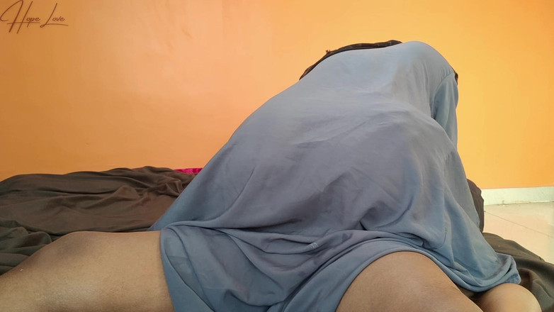 Hope Love: Fetei frumoase cu voal hijab îi place să călărească o pulă...