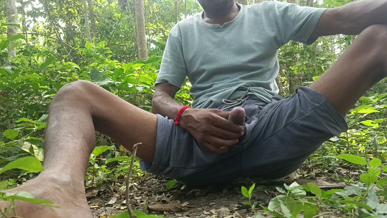 Ranjit Roy: India dewasa masturbasi di hutan.