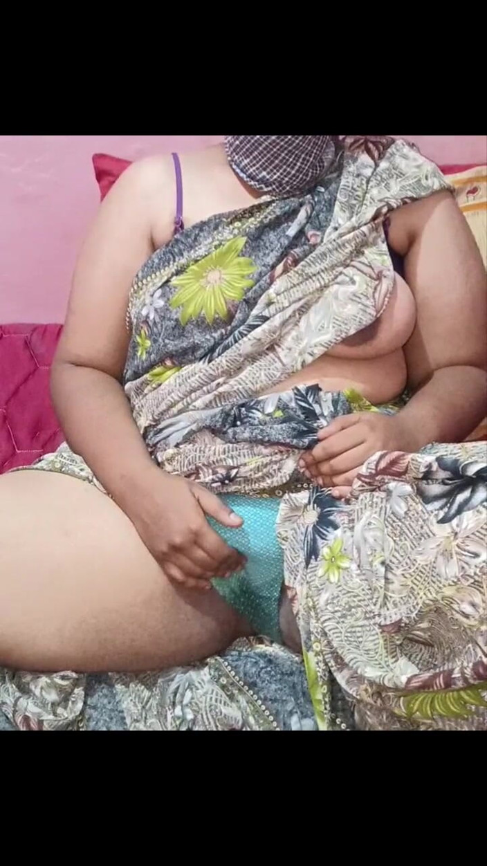 Bebby: Fodendo em Saree