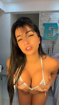 Spela en för din busiga tjej i bikini