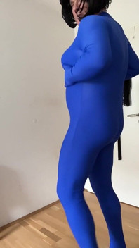 파란색 슈트