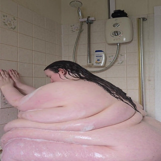 SSBBWLadyBrads: SSBBW sitzen, dusche kämpft