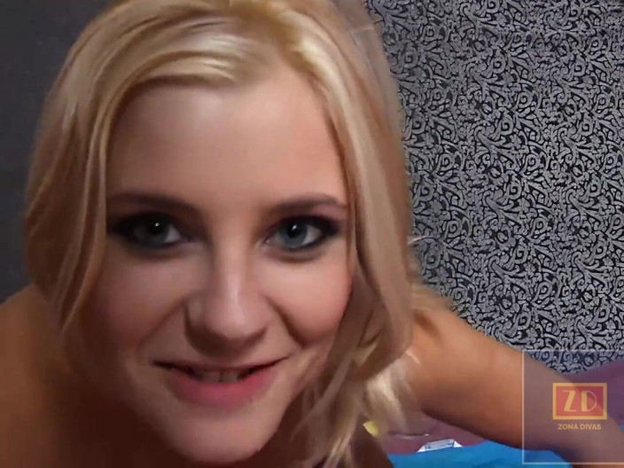 Zona Divas NET: Busty Blonde Alexandria Masturbates with Big Black Dildo