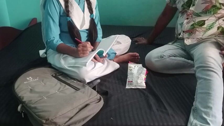 Parizadi: Étudiante indienne, sexe