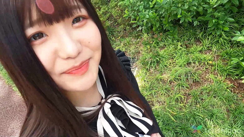 Tenshigao: Madoka Watanabe é uma funcionária de uma loja de conveniência que...
