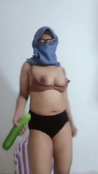 หีของฉันเล่นกับแตงกวา