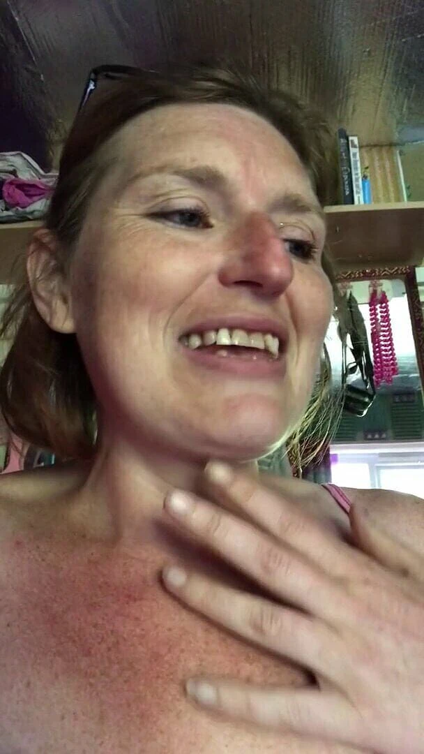 MistressWriggler: 3 видео от первого лица Мини дрочит в 20 минут меня на коленях на моей кровати, как я просто слишком возбужденный, чтобы функционировать так продолжать принимать край от