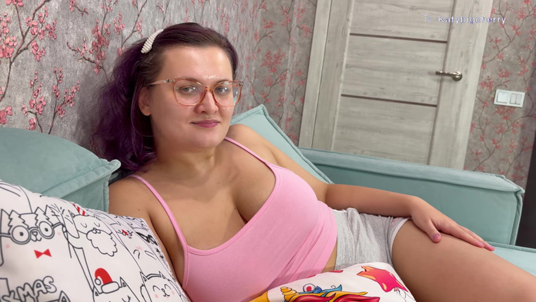 Katybigcherry: 義理の兄弟、俺の膣にイくな!義理の兄は義理の妹のピザ作りを手伝った