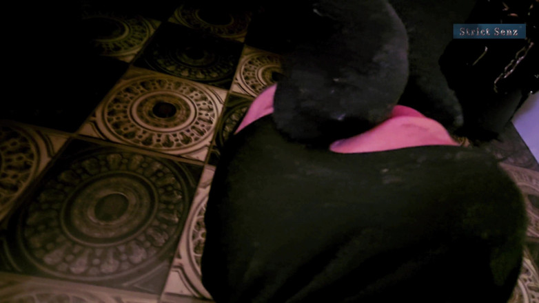 Strict Senz: Sheela Sinner footstool sweet pachnące buty spocone skarpetki