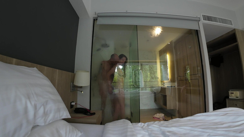 ScottishSweetie: Anh ấy trêu chọc tôi với con cu to của anh ấy...