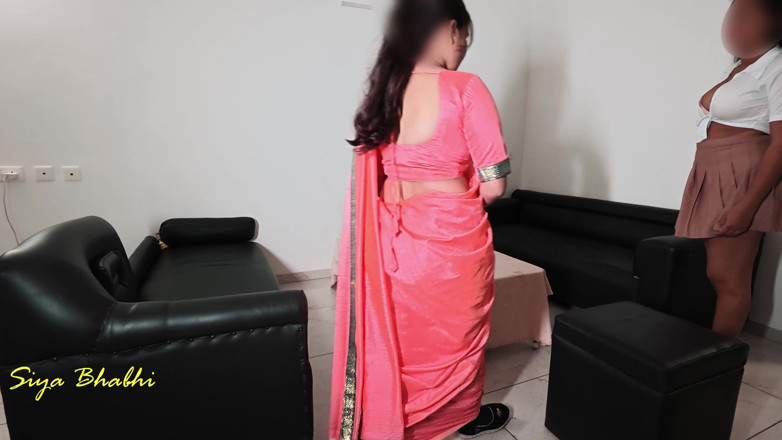 Vicky Siya: Indian Bhabhi Masssaga and Threesome Sex Hindi