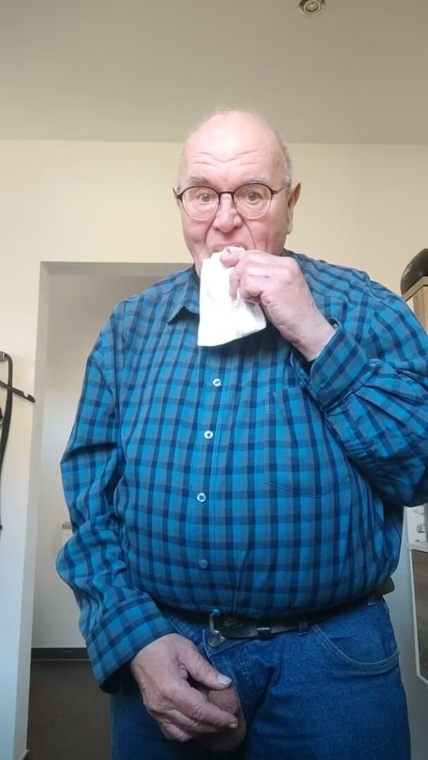 Karlchengeil: Ich Kaue Ihre Benutzte Slipeinlage!