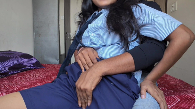 Mumbai Ashu: Giovane bella ragazza golge scopata