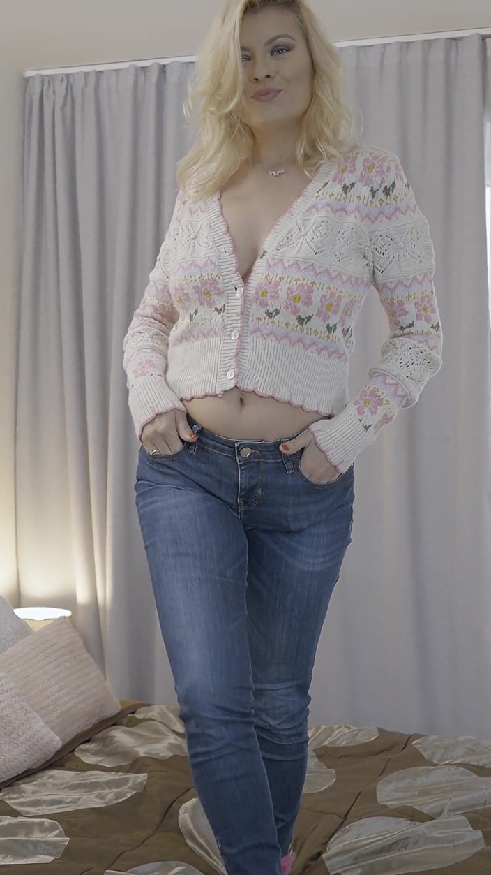 Jasmine RougeXXX: Mature Beauty Teases with Fuzzy Pink Socks