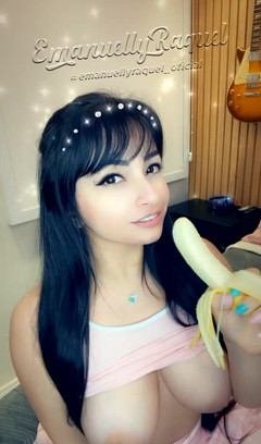 Emanuelly Raquel: Jilat pisang dengan sensual
