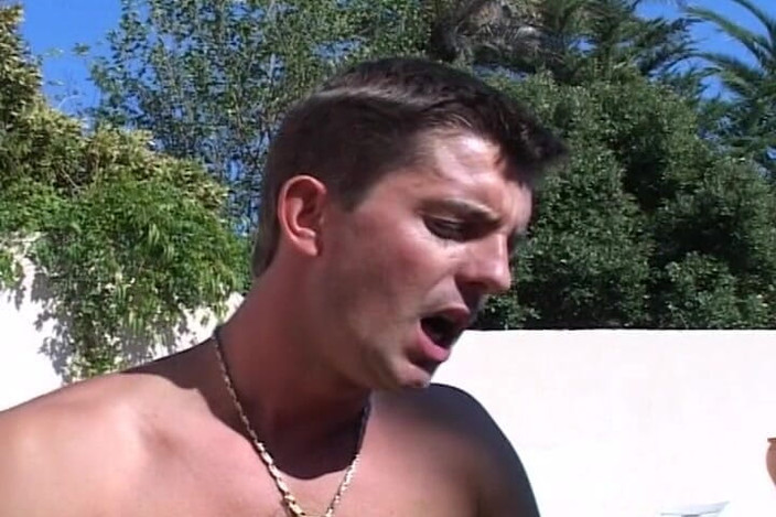 Monde Francais: Французька мамка з великими цицьками насолоджується тріо на відкритому повітрі