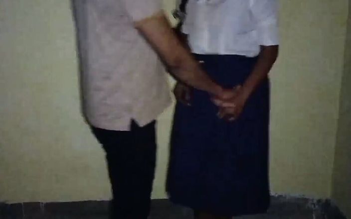 Nazima Khan: Cô gái Ấn Độ bởi giáo viên học phí trong ngục tối...